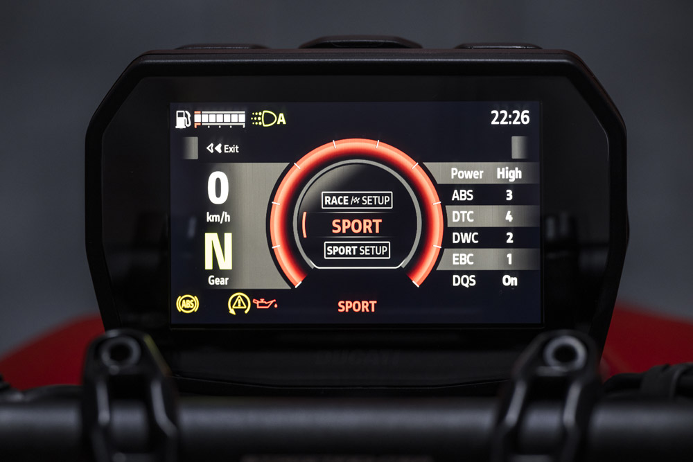 2025 Ducati Streetfighter V2 S dash