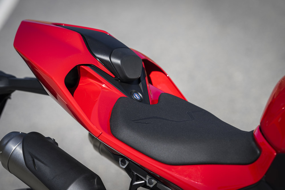 2025 Ducati Streetfighter V2 S seat