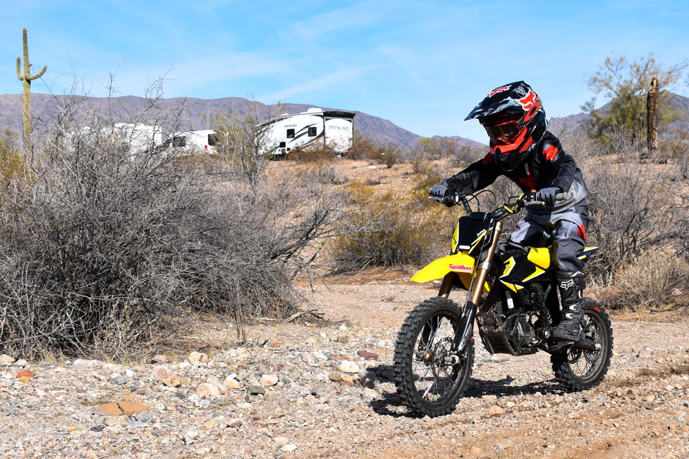 2025 Surron Hyper Bee action