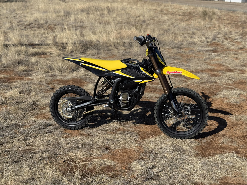 2025 Surron Hyper Bee right side