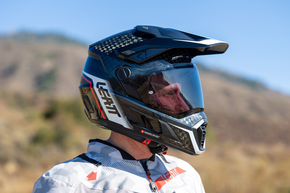 Leatt 9.5 ADV Helmet Kit right side Photo: Jean Turner